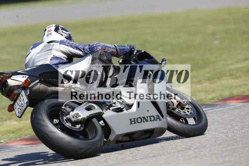 /43 08.08.2025 Discover the Bike ADR/Race 3 rot/403
